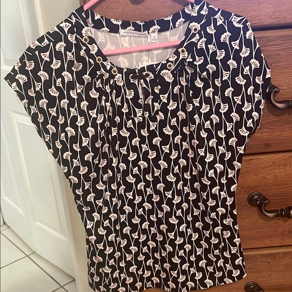 Women's Black and White Floral Top
